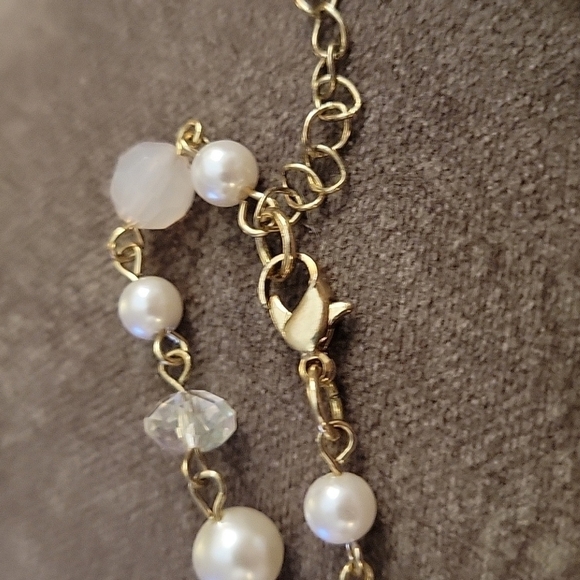 Faux Pearl Irridescent Opaque Pink Beaded Chain Necklace - Picture 7 of 8